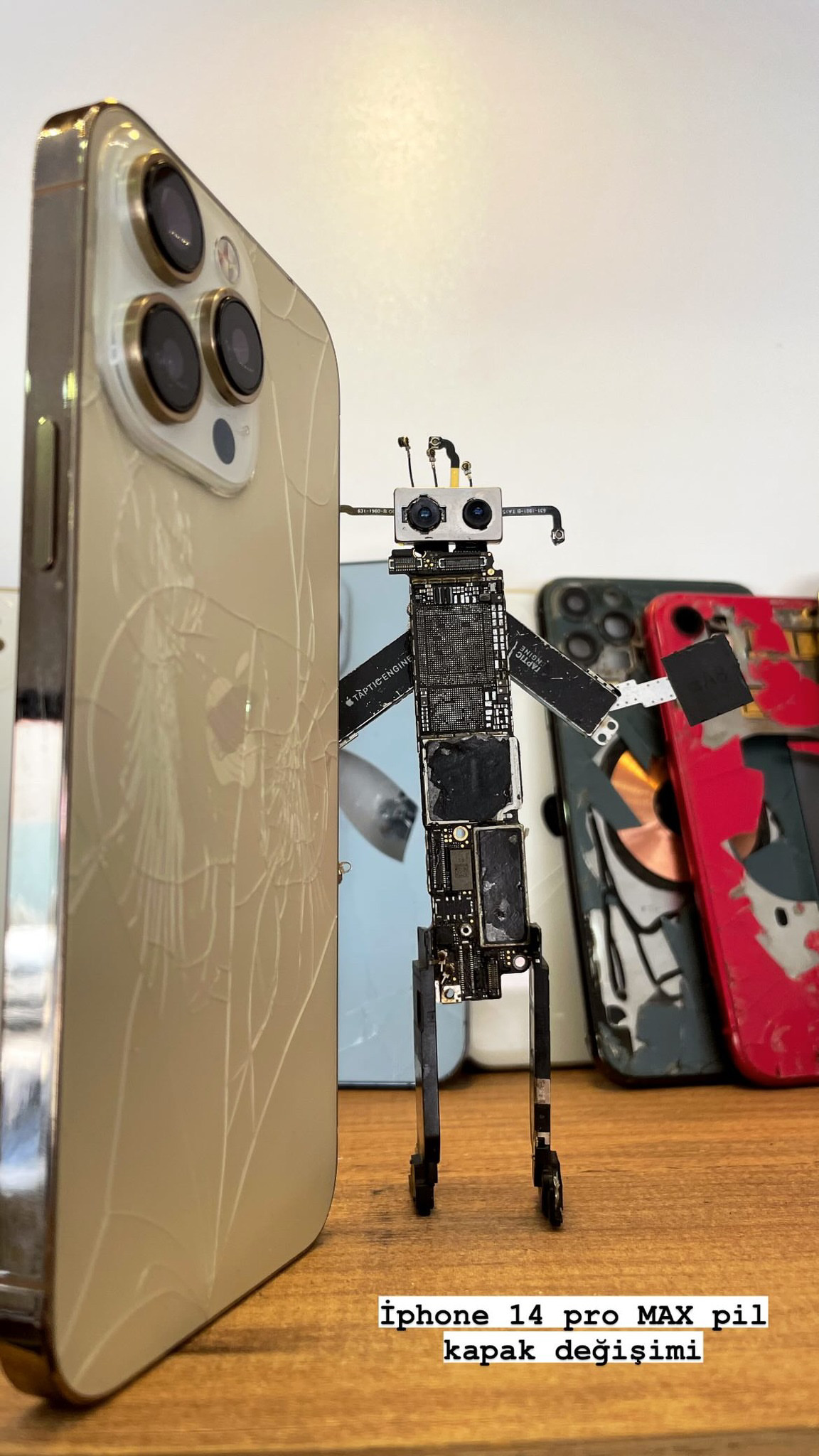 iPhone 14 Pro Max Pil ve Arka Kapak Değişimi